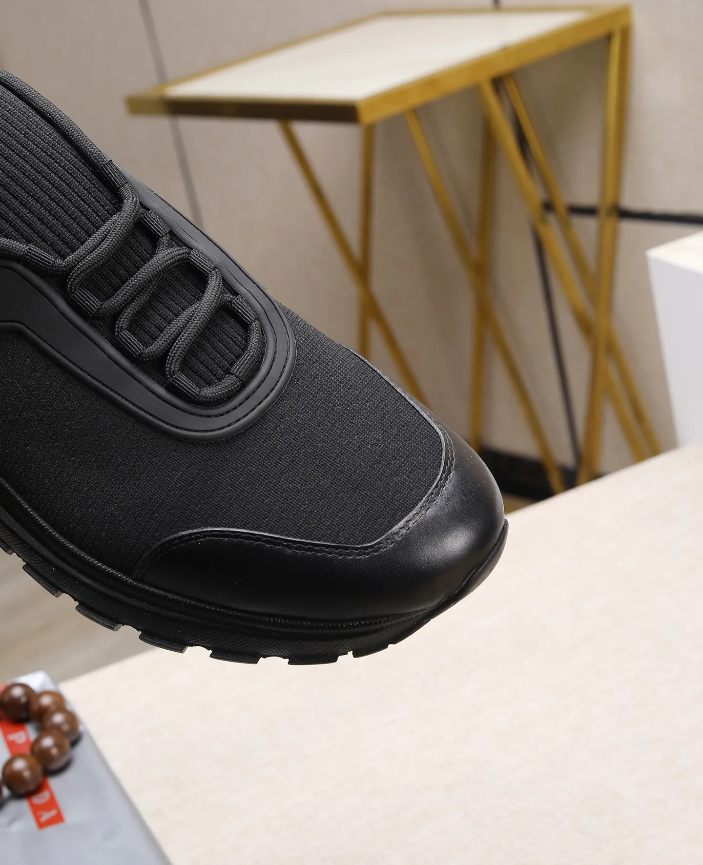 Men's clothing and shoes 💰500 👑👑The latest model of high-quality PRADA men's shoes on the Hong Kong purchasing agency official website has been launched in 1:1 copy, synchronized with Hong Kong counters, and on the same catwalk; all made of breathable fly weave ➕Imported breathable fabrics with cowhide lining, 🍡🍡The original 1:1 non-slip and wear-resistant; comfortable on the feet, attractive style, fine workmanship, and simple and neat shoe trees, showing the courage and toughness of men, 👍 Code number 38 to 45